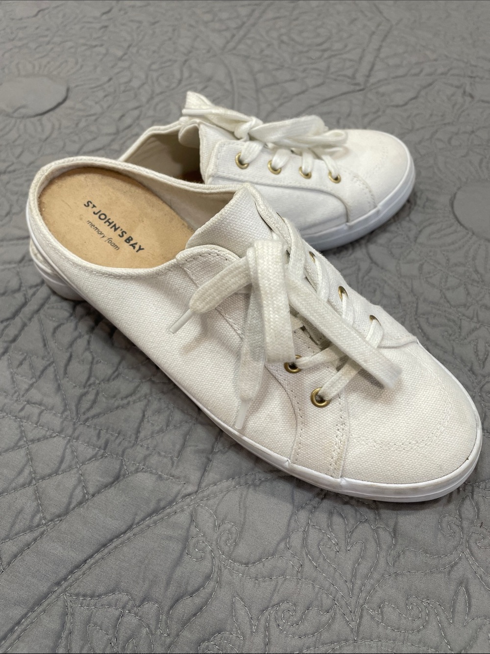 St. John's Bay Women's White Canvas Lace-Up Slip-On Sneakers 7